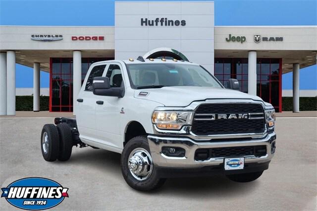 2024 RAM Ram 3500 Chassis Cab RAM 3500 TRADESMAN CREW CAB CHASSIS 4X4 60 CA