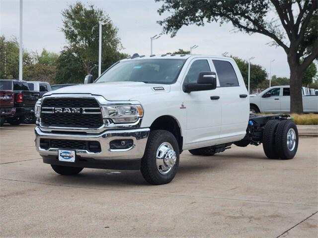 2024 RAM Ram 3500 Chassis Cab RAM 3500 TRADESMAN CREW CAB CHASSIS 4X4 60 CA