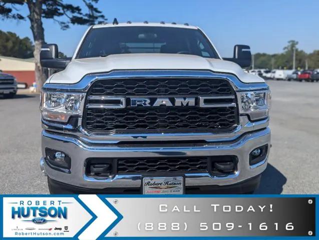 2024 RAM Ram 3500 Chassis Cab RAM 3500 TRADESMAN CREW CAB CHASSIS 4X4 60 CA