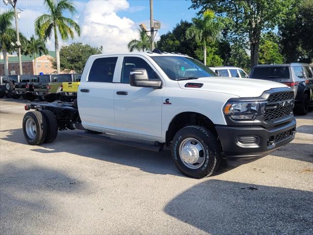 2024 RAM Ram 3500 Chassis Cab RAM 3500 TRADESMAN CREW CAB CHASSIS 4X4 60 CA