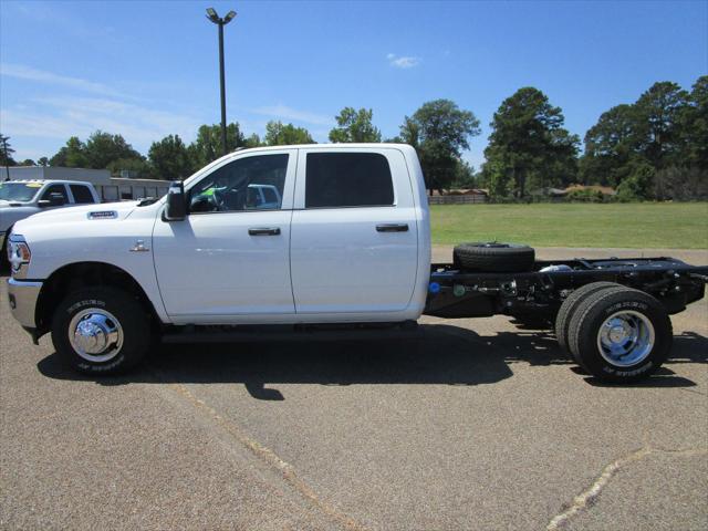 2024 RAM Ram 3500 Chassis Cab RAM 3500 TRADESMAN CREW CAB CHASSIS 4X4 60 CA