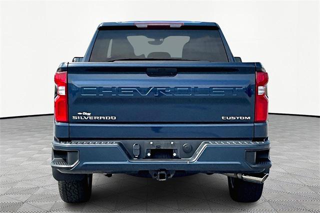 2021 Chevrolet Silverado 1500 4WD Double Cab Standard Bed Custom