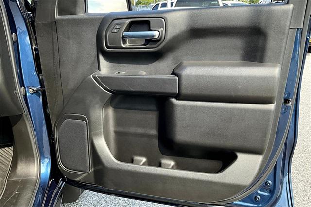 2021 Chevrolet Silverado 1500 4WD Double Cab Standard Bed Custom