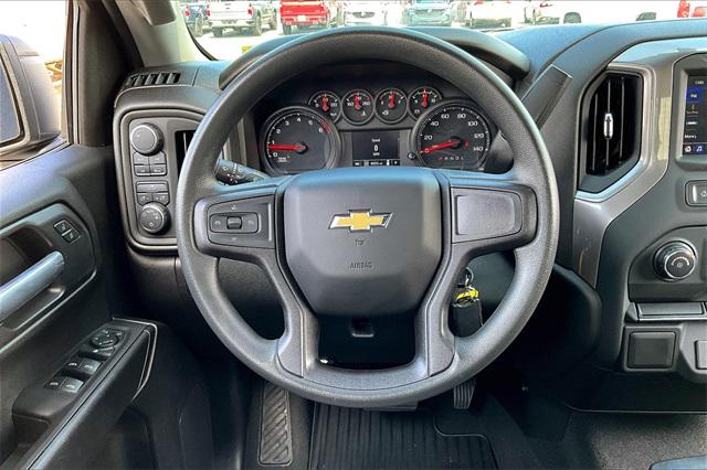 2021 Chevrolet Silverado 1500 4WD Double Cab Standard Bed Custom