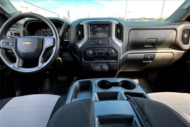 2021 Chevrolet Silverado 1500 4WD Double Cab Standard Bed Custom