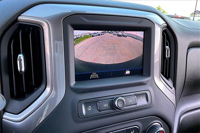 2021 Chevrolet Silverado 1500 4WD Double Cab Standard Bed Custom