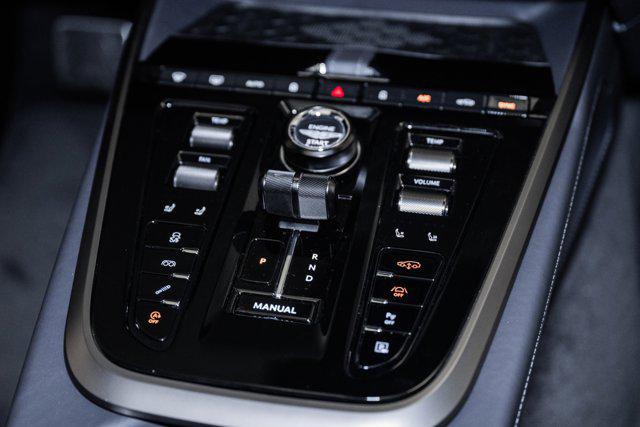 2025 Aston Martin DBX 707