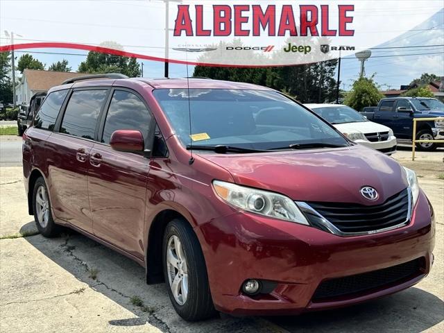 2012 Toyota Sienna LE V6 8 Passenger