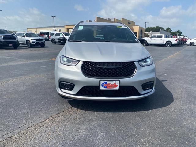 2024 Chrysler Pacifica PACIFICA TOURING L