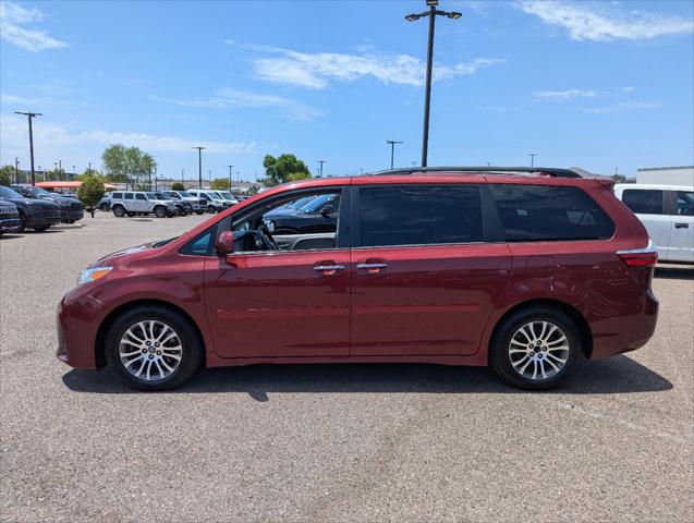 2018 Toyota Sienna XLE 8 Passenger