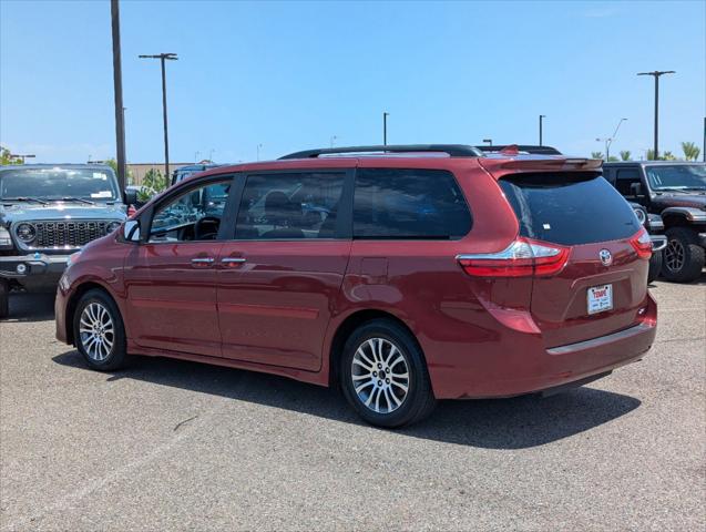 2018 Toyota Sienna XLE 8 Passenger