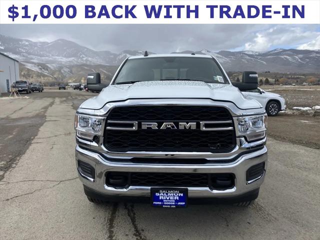 2024 RAM 3500 Tradesman Crew Cab 4x4 8 Box