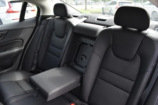 2025 Volvo S60 Plus