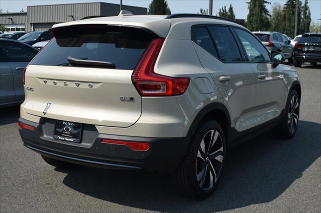 2025 Volvo XC40 Plus Dark Theme