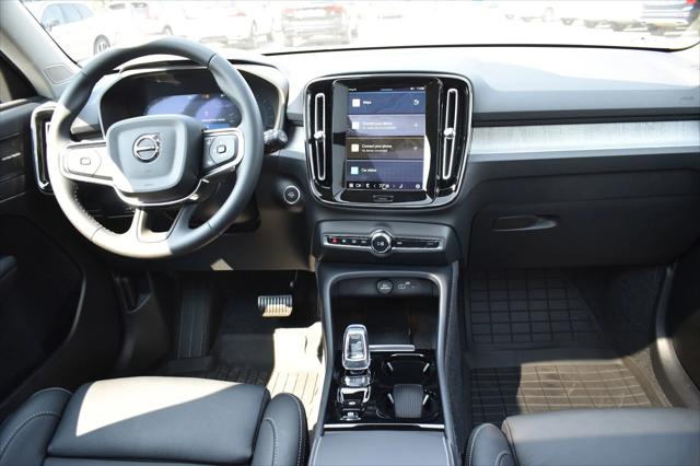 2025 Volvo XC40 Plus Dark Theme