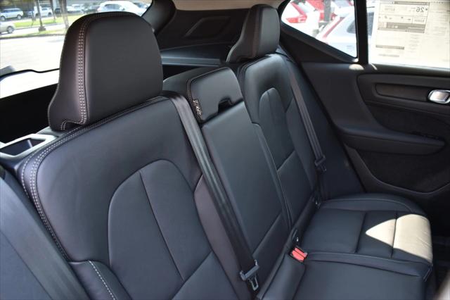 2025 Volvo XC40 Plus Dark Theme
