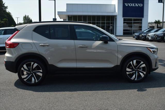 2025 Volvo XC40 Plus Dark Theme