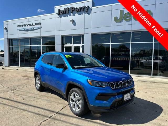 2025 Jeep Compass COMPASS LATITUDE 4X4