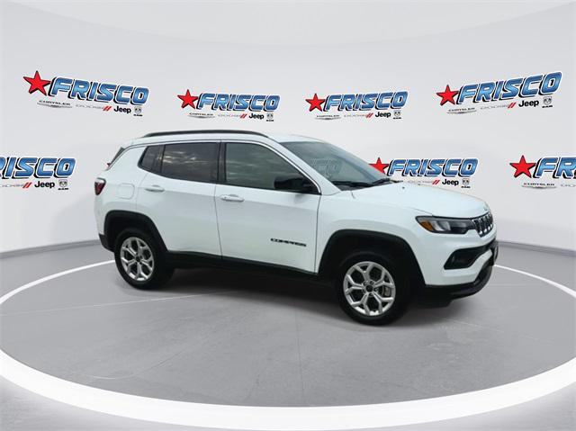 2025 Jeep Compass COMPASS LATITUDE 4X4