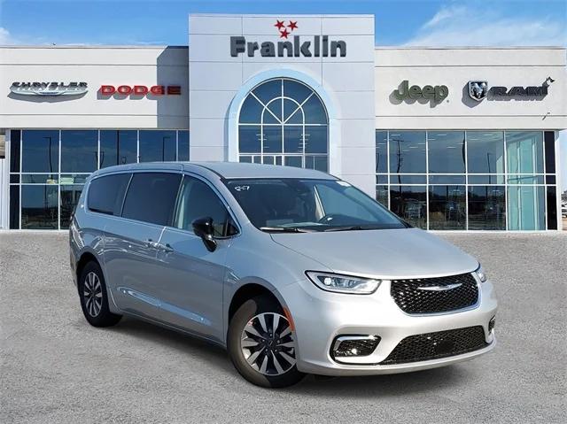 2024 Chrysler Pacifica Hybrid PACIFICA PLUG-IN HYBRID SELECT