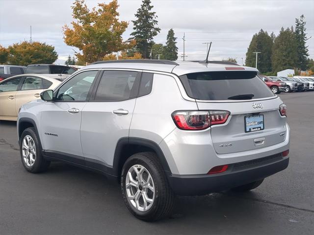 2025 Jeep Compass COMPASS LATITUDE 4X4