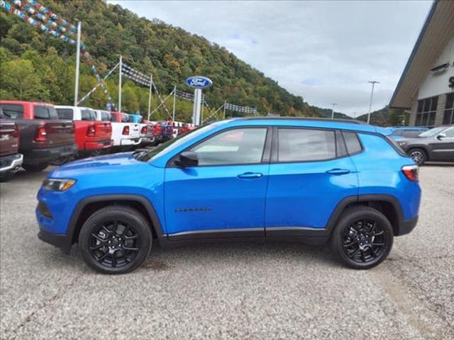 2025 Jeep Compass COMPASS LATITUDE 4X4