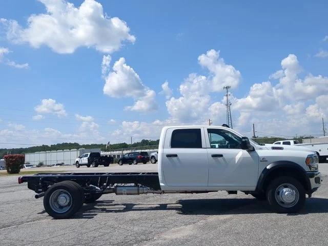 2024 RAM Ram 5500 Chassis Cab RAM 5500 TRADESMAN CHASSIS CREW CAB 4X2 84 CA