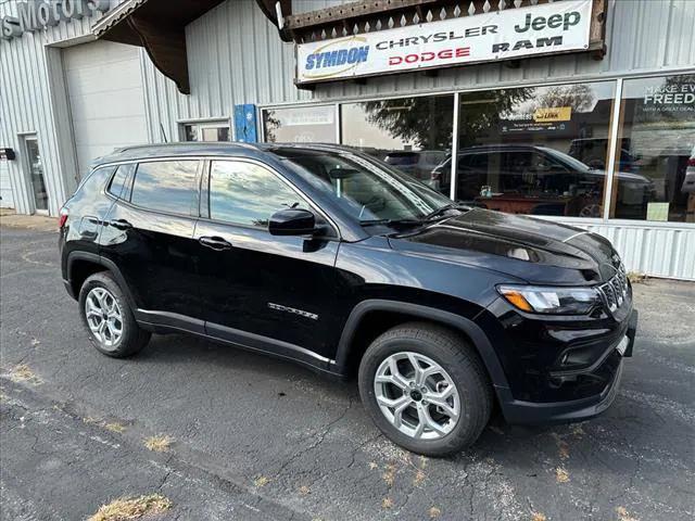 2025 Jeep Compass COMPASS LATITUDE 4X4