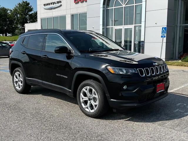 2025 Jeep Compass COMPASS LATITUDE 4X4