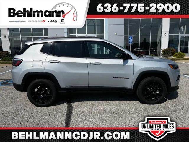 2025 Jeep Compass COMPASS LATITUDE 4X4