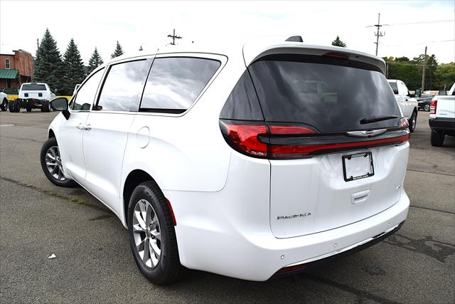 2024 Chrysler Pacifica PACIFICA TOURING L AWD