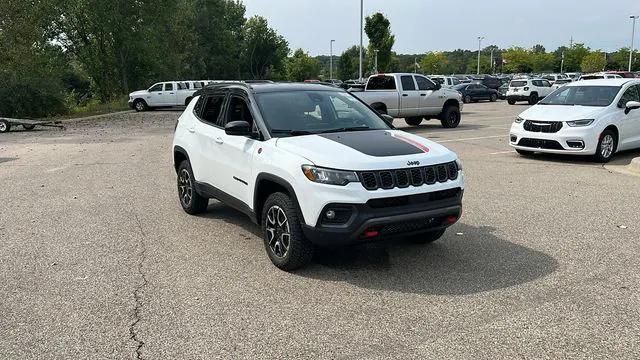 2025 Jeep Compass COMPASS TRAILHAWK 4X4