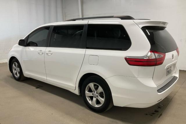 2015 Toyota Sienna LE 8 Passenger