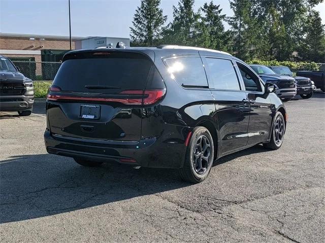 2024 Chrysler Pacifica Hybrid PACIFICA PLUG-IN HYBRID PREMIUM S APPEARANCE