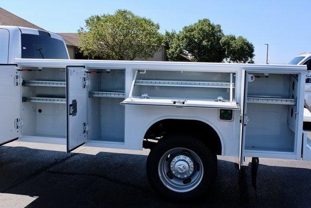 2024 RAM Ram 5500 Chassis Cab RAM 5500 TRADESMAN CHASSIS CREW CAB 4X4 84 CA 2024 RAM Ram 5500 Chassis Cab RAM 5500 TRADESMAN CHASSIS CREW CAB 4X4 84 CA