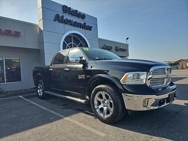 2017 RAM 1500 Laramie Crew Cab 4x4 57 Box