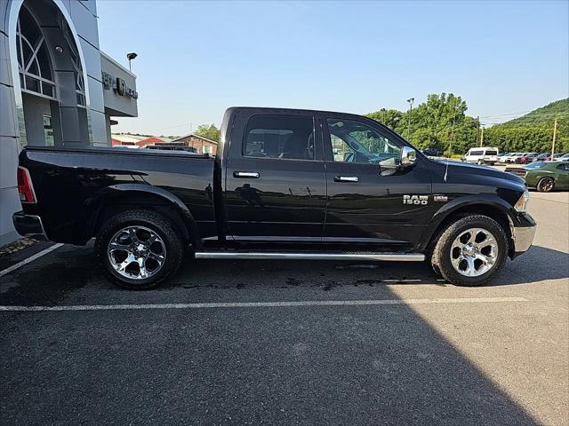 2017 RAM 1500 Laramie Crew Cab 4x4 57 Box