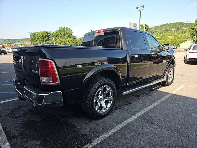 2017 RAM 1500 Laramie Crew Cab 4x4 57 Box