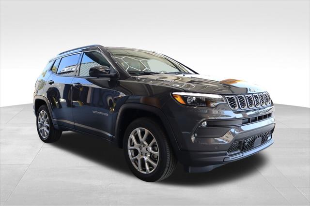 2024 Jeep Compass COMPASS LATITUDE LUX 4X4