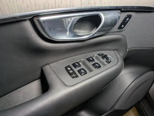 2025 Volvo XC90 B6 Ultra