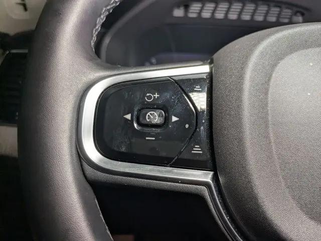 2025 Volvo XC90 B6 Ultra