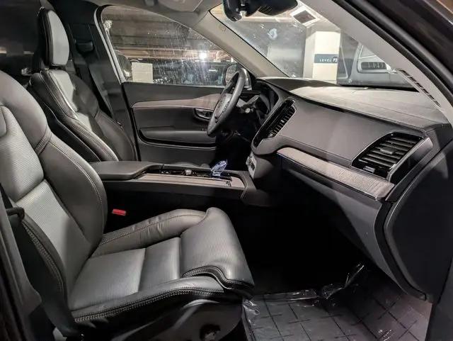 2025 Volvo XC90 B6 Ultra