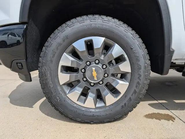 2024 Chevrolet Silverado 2500HD Custom