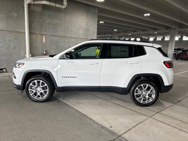 2024 Jeep Compass Latitude Lux FWD