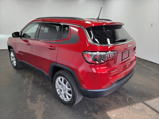 2024 Jeep Compass COMPASS LATITUDE LUX 4X4