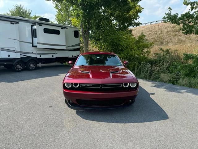 2017 Dodge Challenger SXT Plus