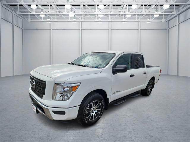 2022 Nissan TITAN Crew Cab SV 4x2