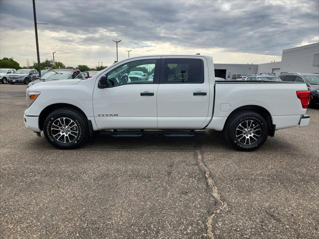 2022 Nissan TITAN Crew Cab SV 4x2