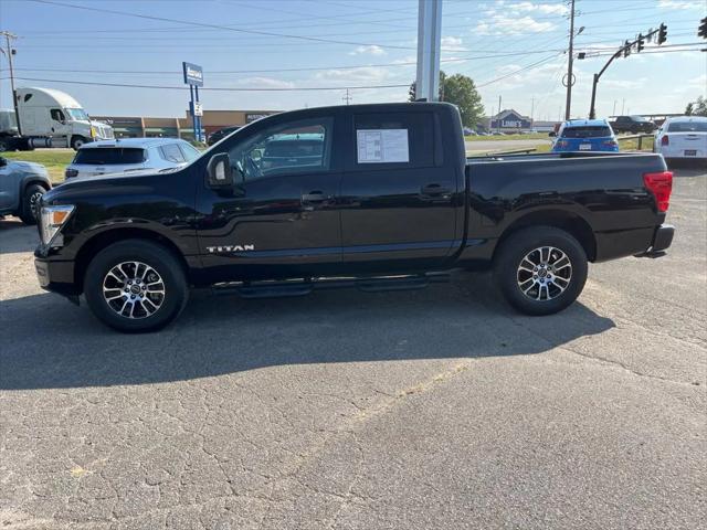 2024 Nissan TITAN Crew Cab SV 4x4