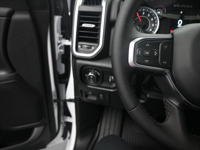 2025 RAM Ram 1500 RAM 1500 LONE STAR CREW CAB 4X4 57 BOX